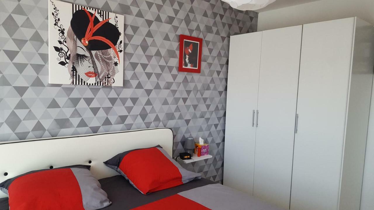 Chambres D'Hotes Chez Pat Et Nanou Сикс-Фор-ле-Плаж Екстериор снимка